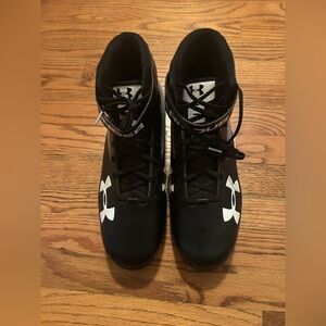 Under Armour Men’s Sz 14 Black & White Spine Tennis Shoes Sneakers Sport Shoes